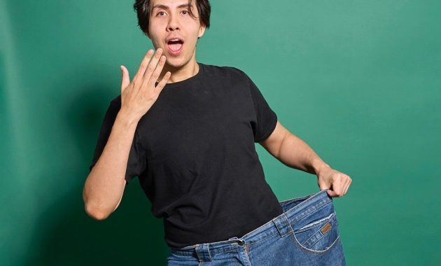A man who lost 100 pounds while enjoying his favorite foods shared his 3 key weight loss tips