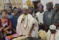 oba-ladoja-receives-lineage-crown-from-olubadan7111187486999795745.jpg