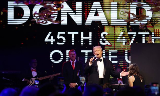 Trump rants about fraud in blue states during Mar-a-Lago NYE speech