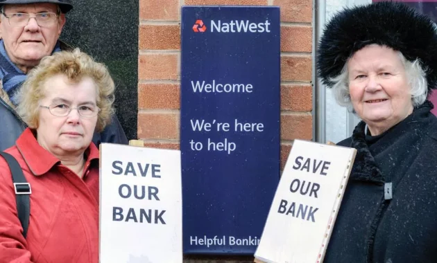Banks Close 229 Branches