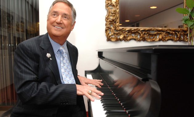Neil Sedaka, Pop Legend and Songwriting Giant, Dies at 86