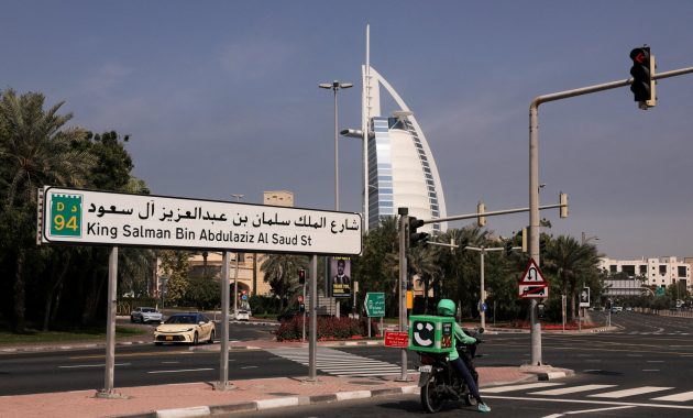 Homebound Hongkongers in the Mideast Beg for Official Aid