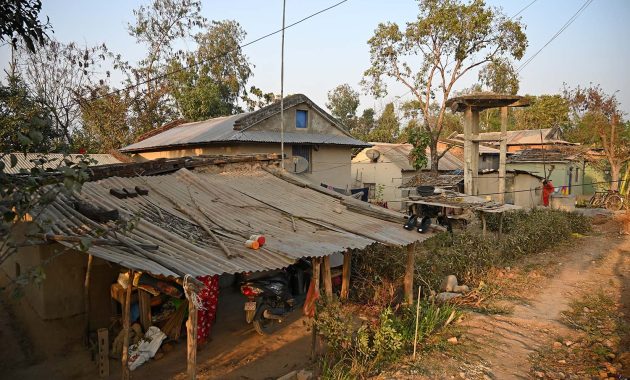 Politicians Return, But Land Promises Fade