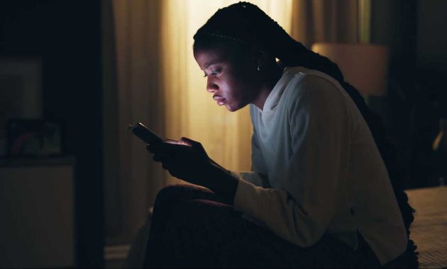 A message flashed on my husband’s screen — “She still doesn’t know who you are, right?”