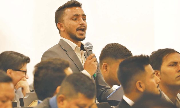 Nepal’s Ruling Party Lawmakers Avoid Holding Government Accountable