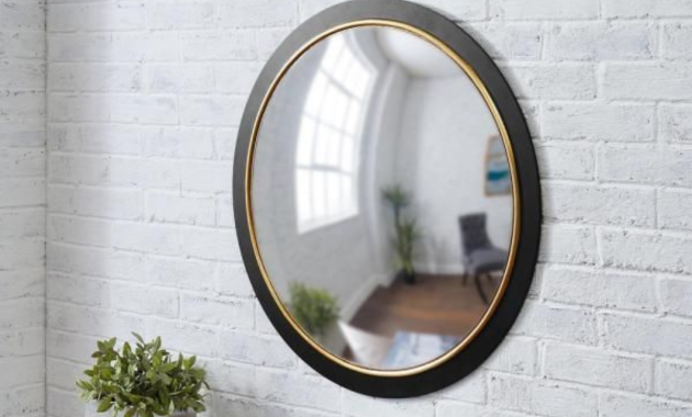 The Mirror of Flattery: A Nation Bowed by Shadows