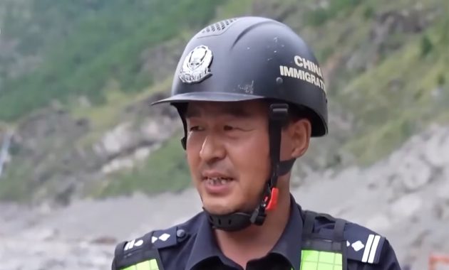 In Gyirong Port, small items speak of the human cost of the China-Nepal disaster