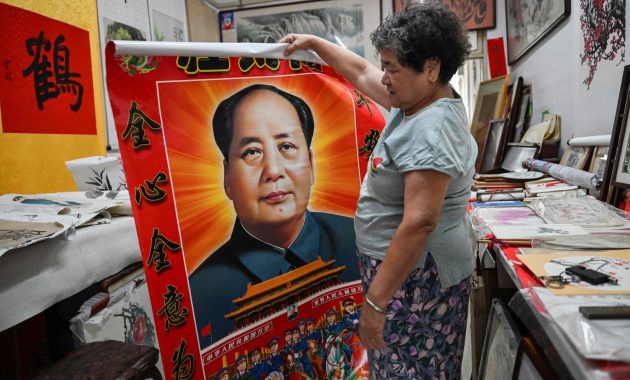 Young Chinese turn to Mao Zedong for life advice, 50 years after his death