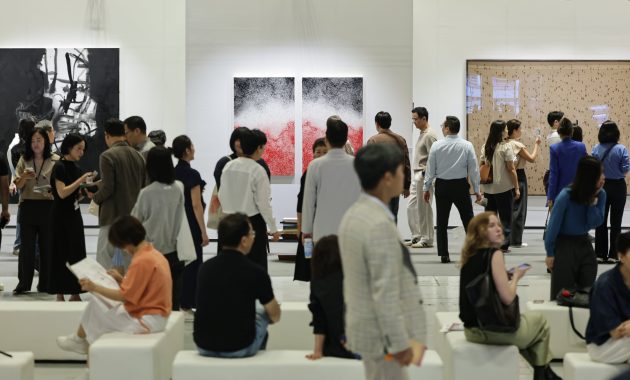 Exchange rate, taxes, popped bubble: wealthy return to art market